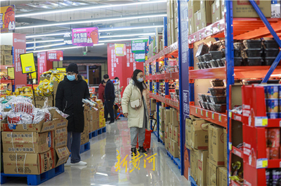 濟(jì)南老商圈煥新顏 引入“網(wǎng)紅”品牌折扣倉，打造沉浸式日用百貨購物新體驗